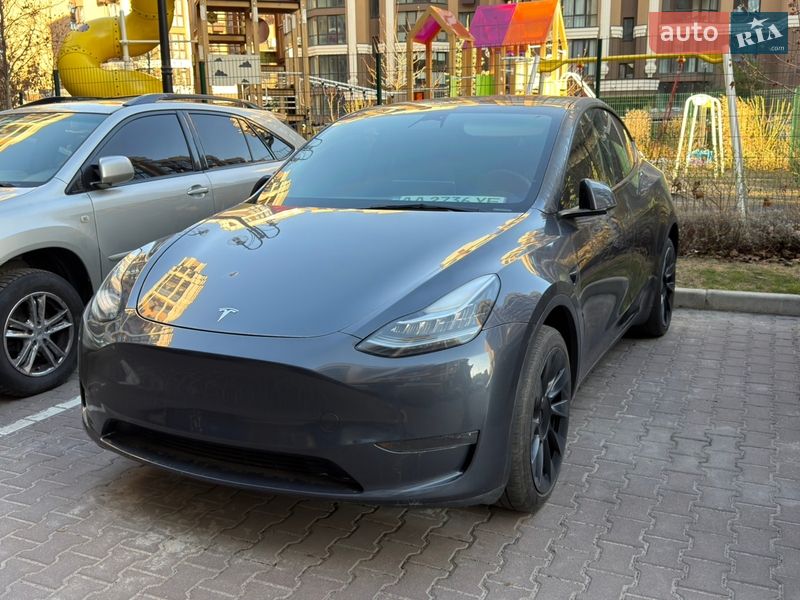 Tesla Model Y 2023