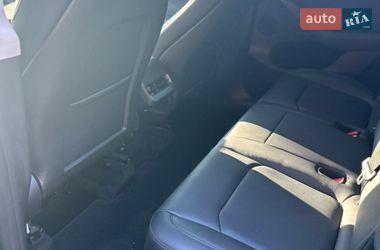Позашляховик / Кросовер Tesla Model Y 2024 в Києві