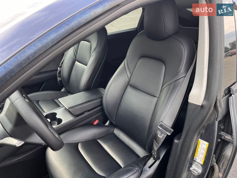 Внедорожник / Кроссовер Tesla Model Y 2021 в Львове