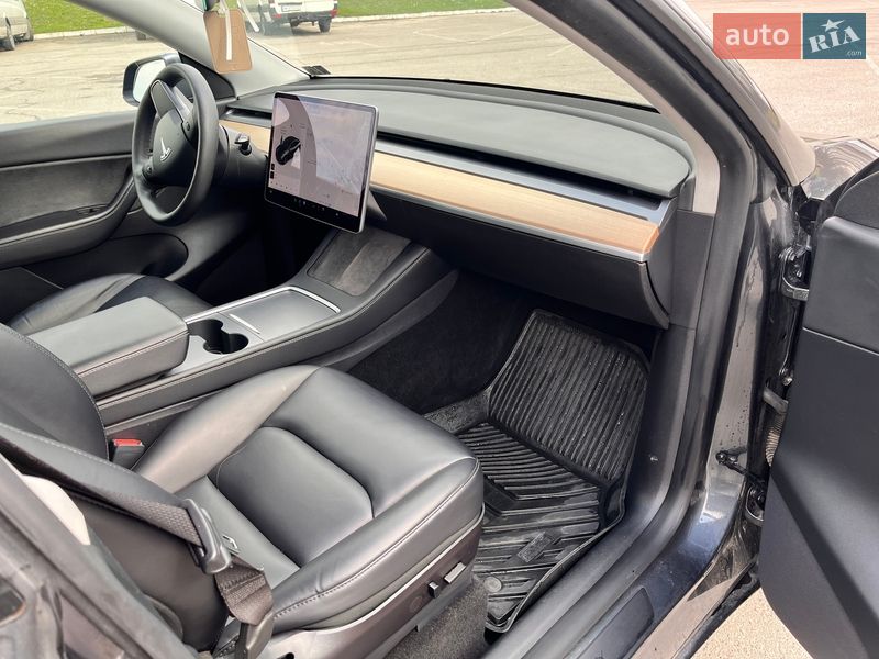 Внедорожник / Кроссовер Tesla Model Y 2021 в Львове