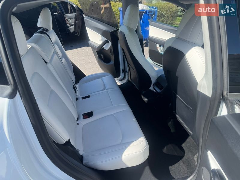 Позашляховик / Кросовер Tesla Model Y 2021 в Дніпрі фото 13 Позашляховик / Кросовер Tesla Model Y 2021 в Дніпрі