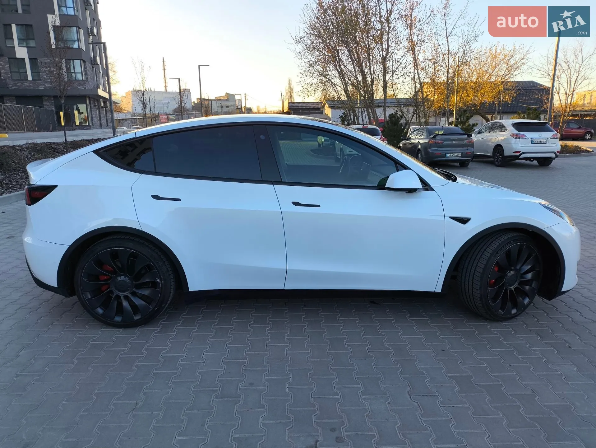 2022 Tesla Model Y - мініатюра 4