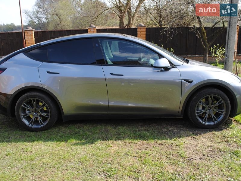 Позашляховик / Кросовер Tesla Model Y 2024 в Луцьку