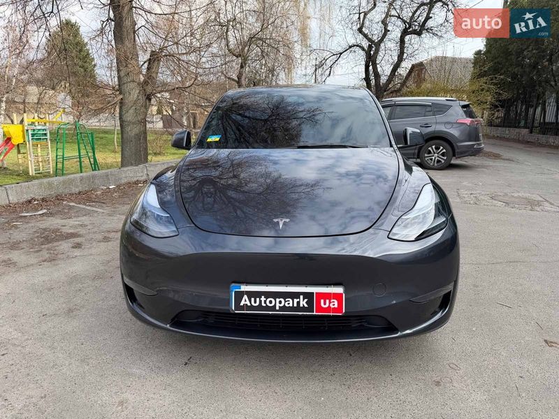 Внедорожник / Кроссовер Tesla Model Y 2025 в Киеве