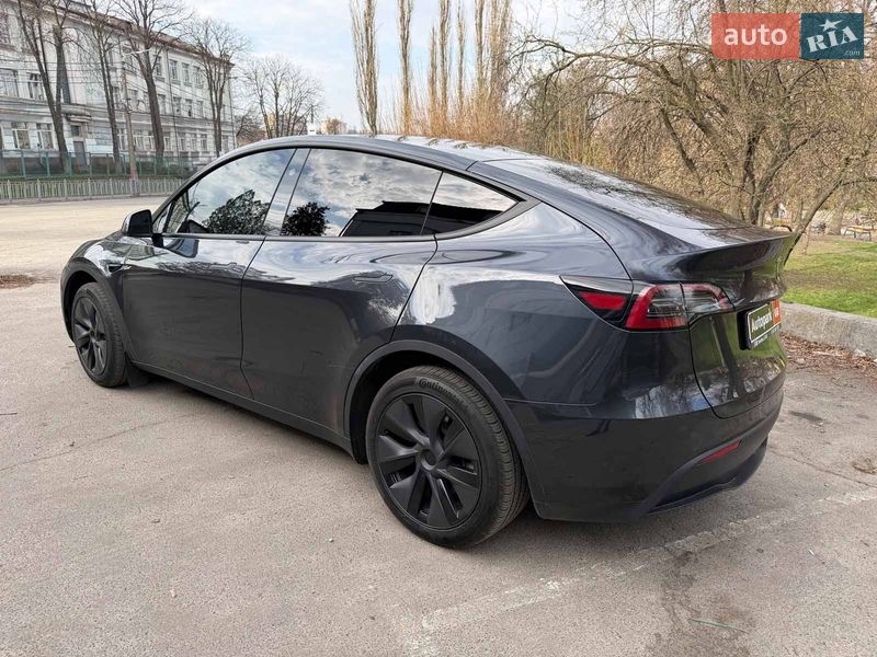 Внедорожник / Кроссовер Tesla Model Y 2025 в Киеве