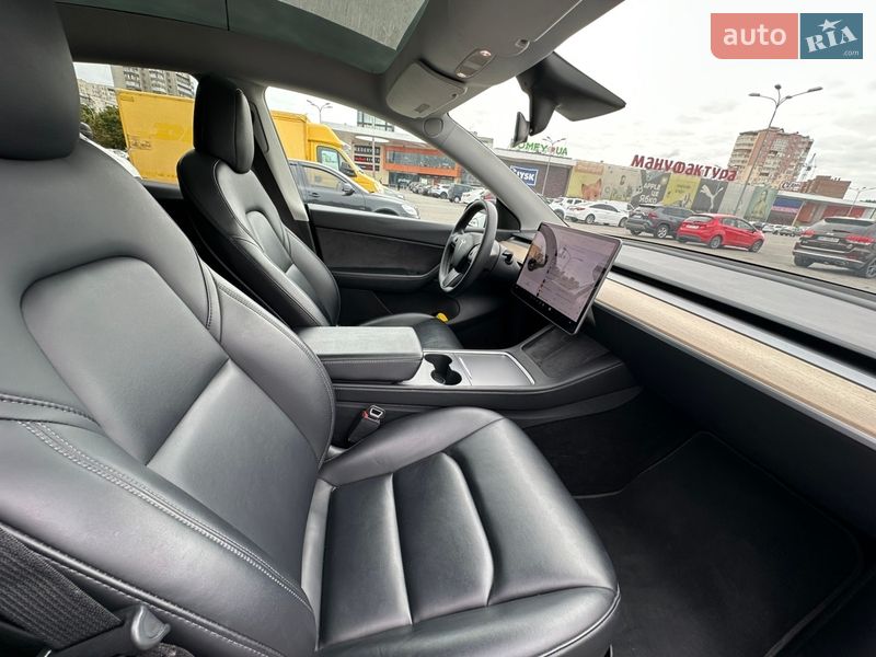 Позашляховик / Кросовер Tesla Model Y 2021 в Києві