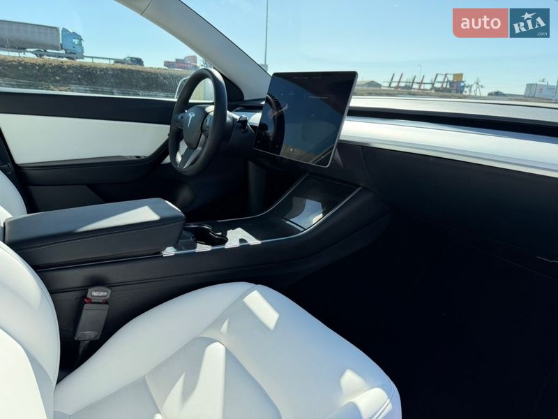 Внедорожник / Кроссовер Tesla Model Y 2021 в Львове