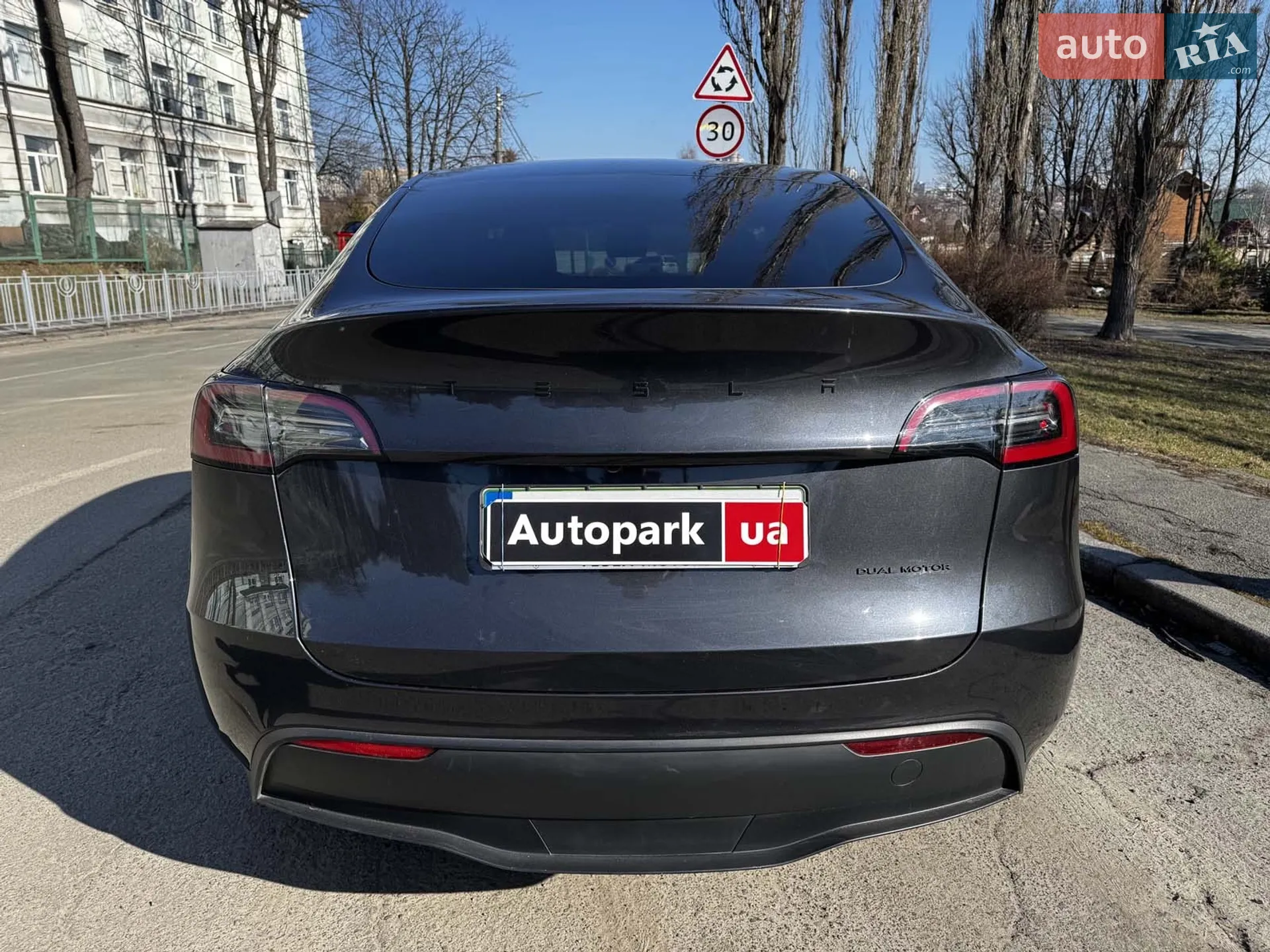 2024 Tesla Model Y - мініатюра 8