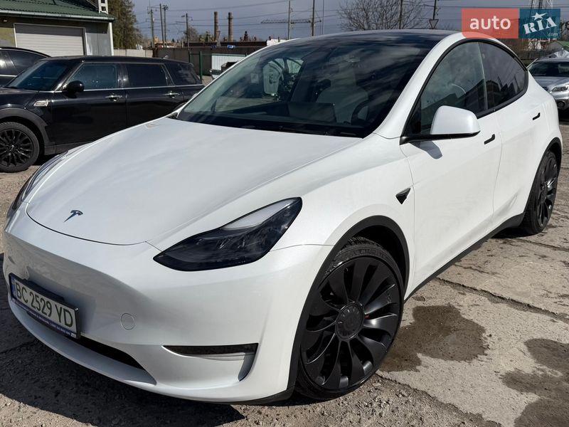 Tesla Model Y 2023