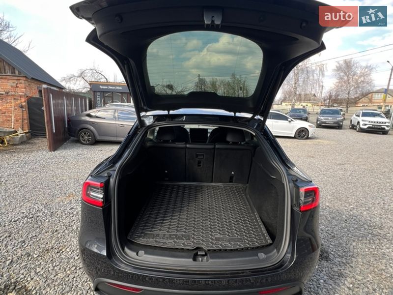 Внедорожник / Кроссовер Tesla Model Y 2025 в Дергачах