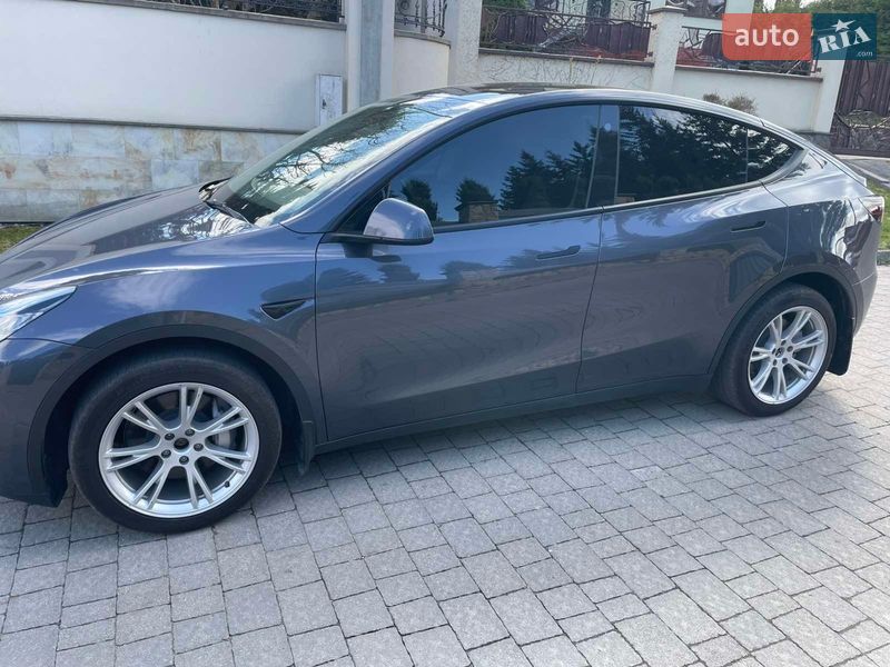 Внедорожник / Кроссовер Tesla Model Y 2023 в Львове