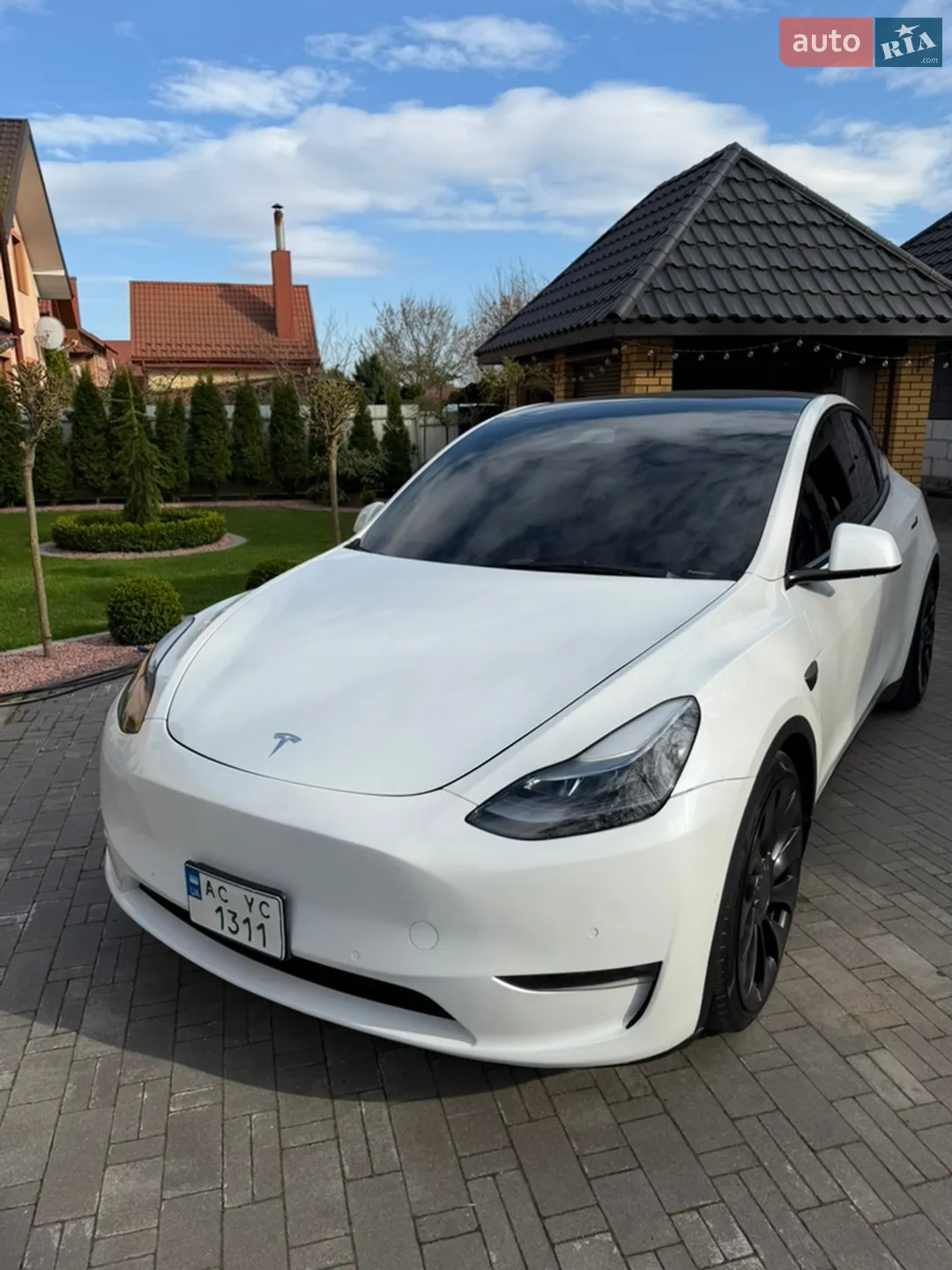 2022 Tesla Model Y - мініатюра 3