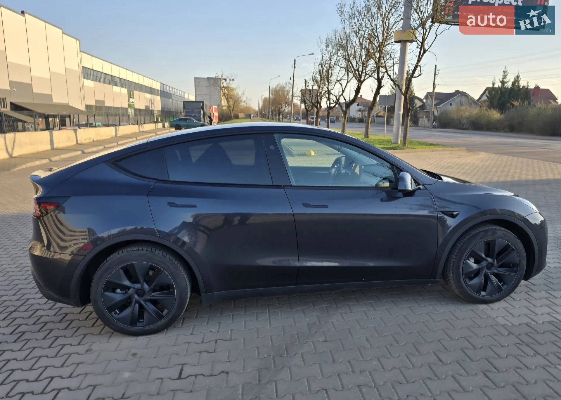 2024 Tesla Model Y - мініатюра 8