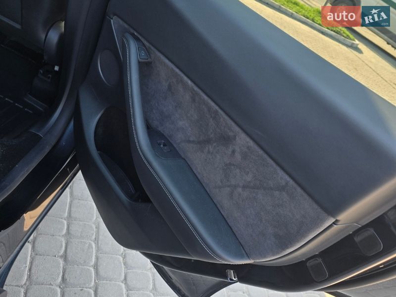 Внедорожник / Кроссовер Tesla Model Y 2024 в Ивано-Франковске