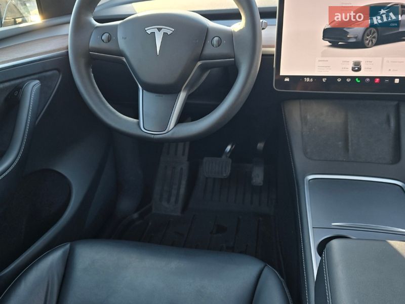 Внедорожник / Кроссовер Tesla Model Y 2024 в Ивано-Франковске