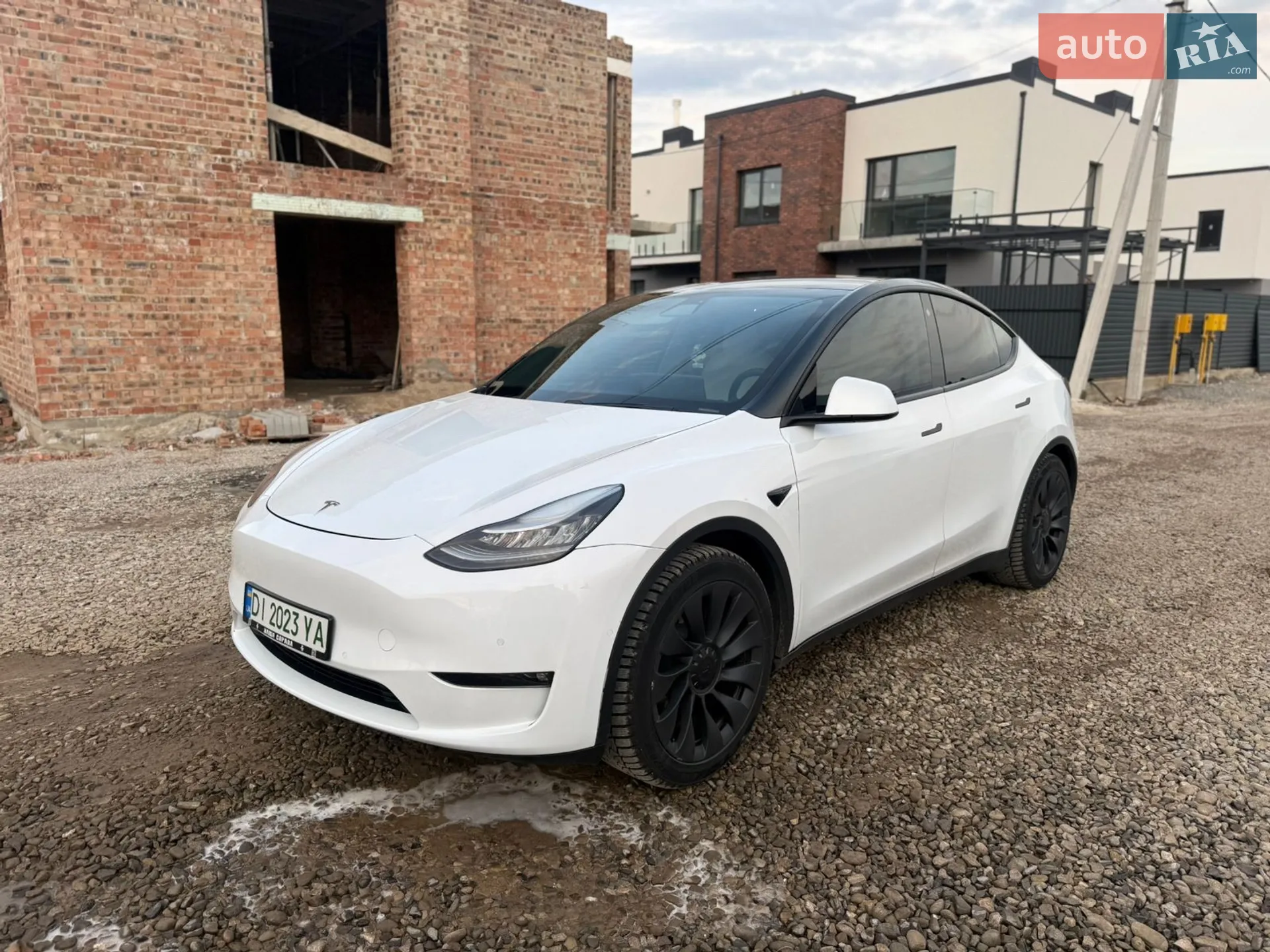 2020 Tesla Model Y - фото 1