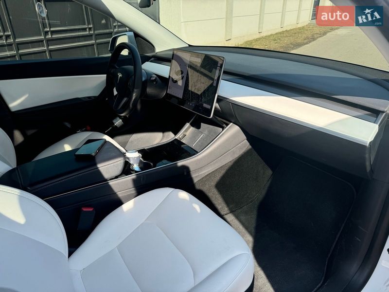 Внедорожник / Кроссовер Tesla Model Y 2020 в Ивано-Франковске