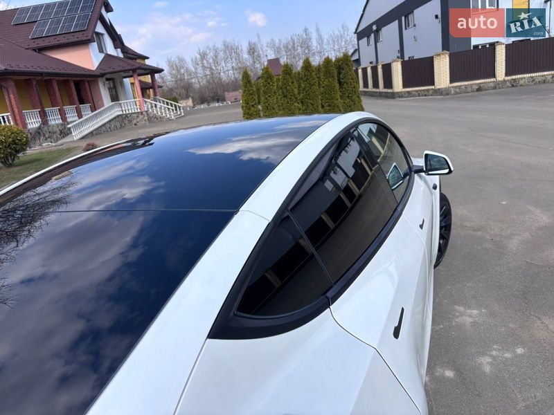 Позашляховик / Кросовер Tesla Model Y 2021 в Івано-Франківську