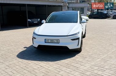 Внедорожник / Кроссовер Tesla Model Y 2025 в Днепре