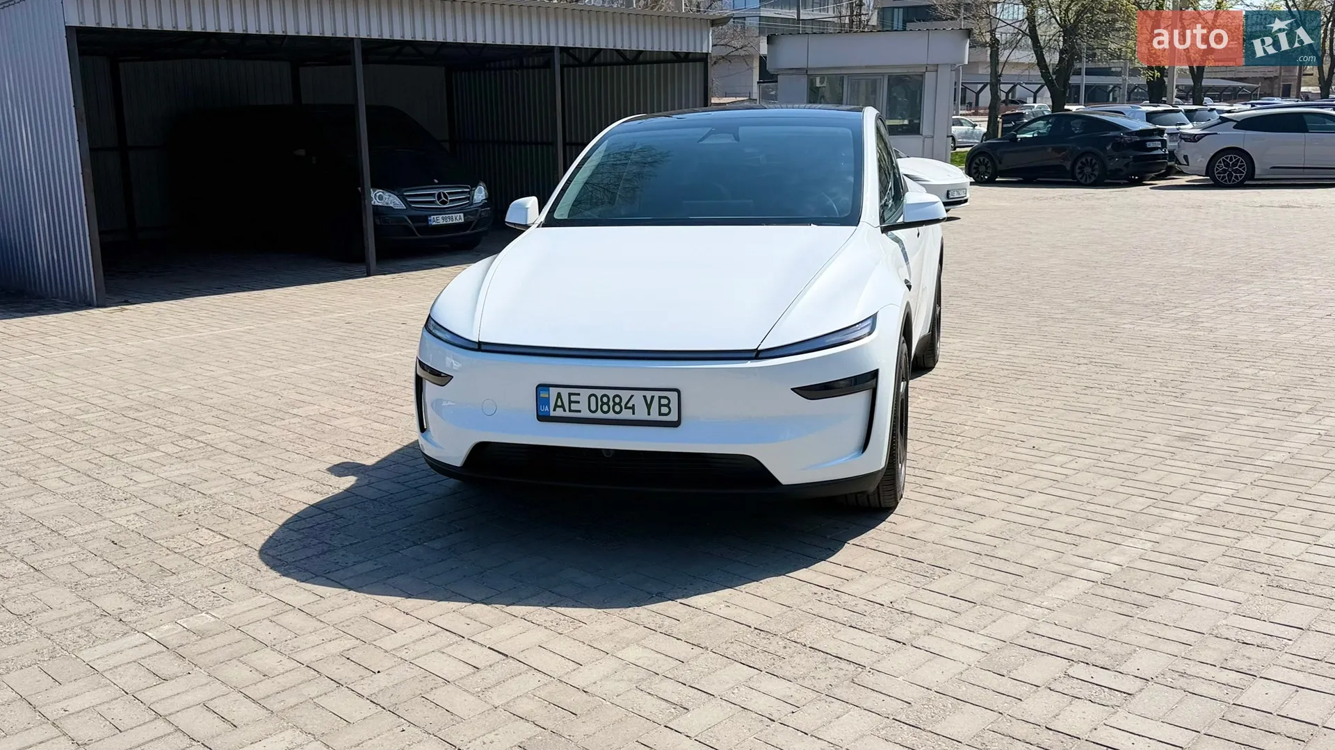 2025 Tesla Model Y - мініатюра 2