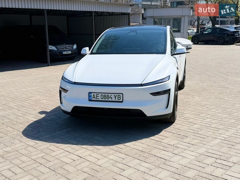 Внедорожник / Кроссовер Tesla Model Y 2025 в Днепре