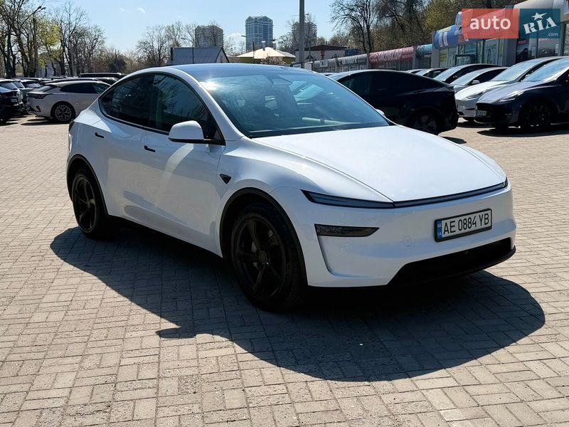 Внедорожник / Кроссовер Tesla Model Y 2025 в Днепре