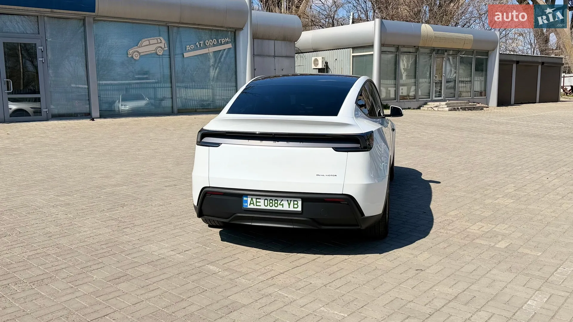 2025 Tesla Model Y - мініатюра 9