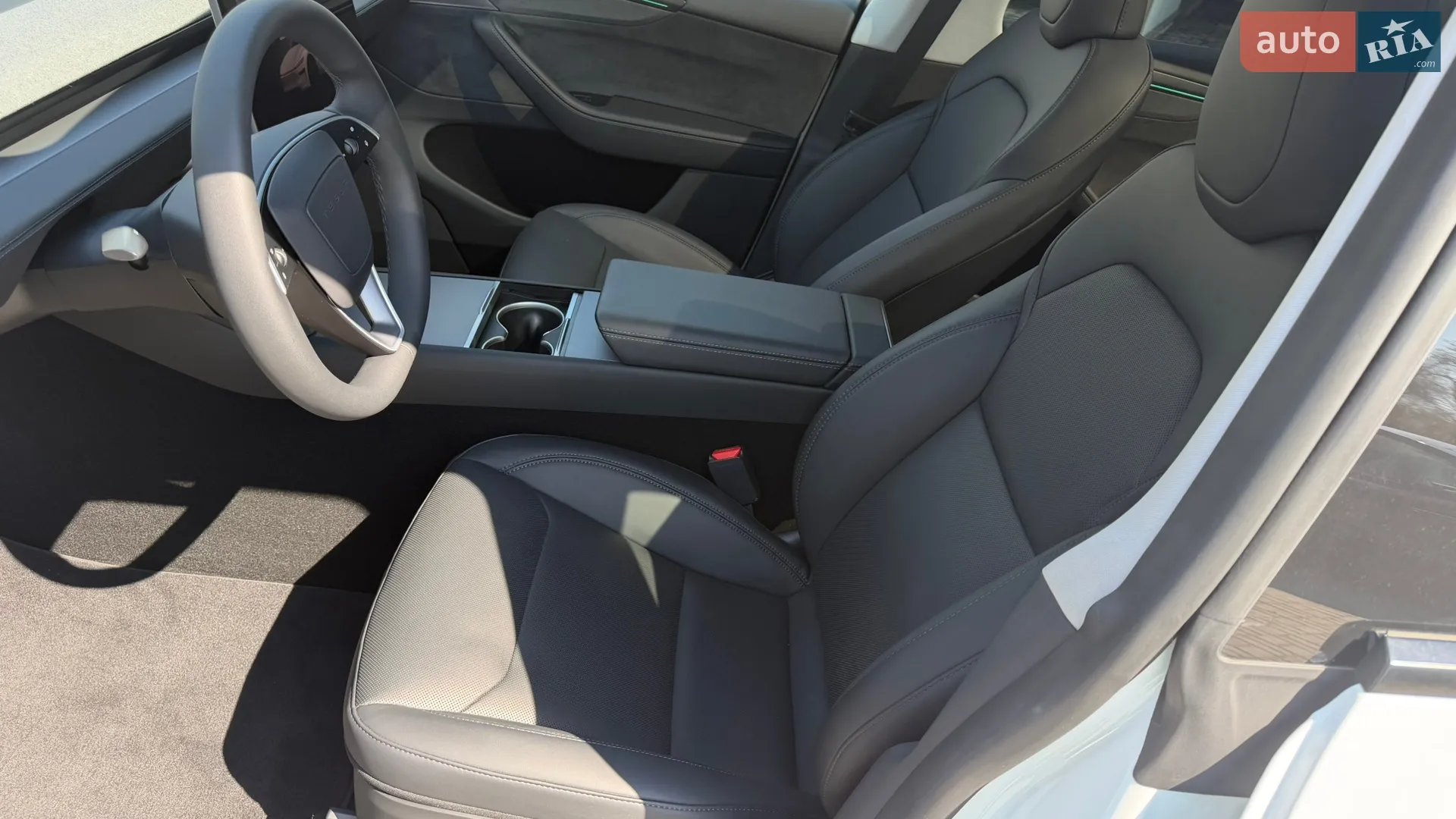 2025 Tesla Model Y - мініатюра 19
