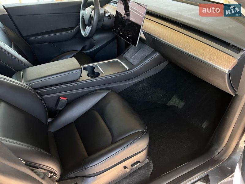 Внедорожник / Кроссовер Tesla Model Y 2022 в Саврани
