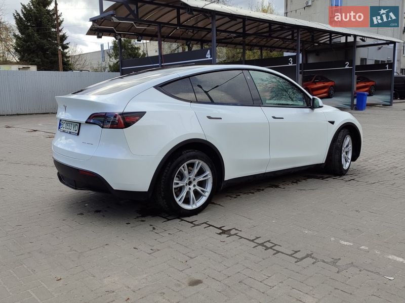 Внедорожник / Кроссовер Tesla Model Y 2023 в Львове