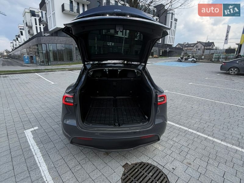 Позашляховик / Кросовер Tesla Model Y 2023 в Львові фото 28 Позашляховик / Кросовер Tesla Model Y 2023 в Львові