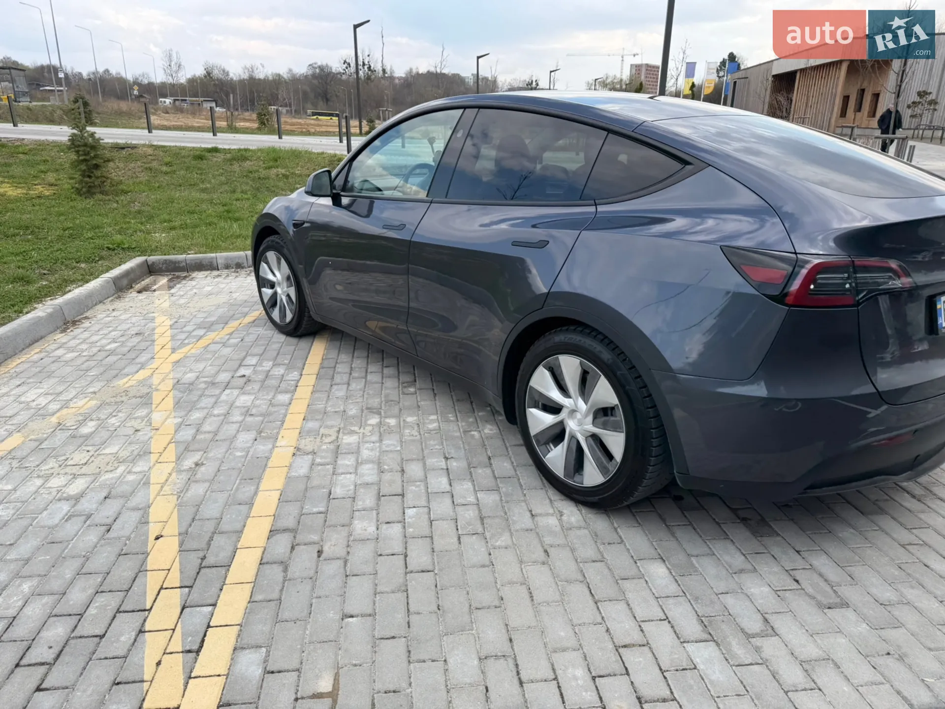2023 Tesla Model Y - мініатюра 19