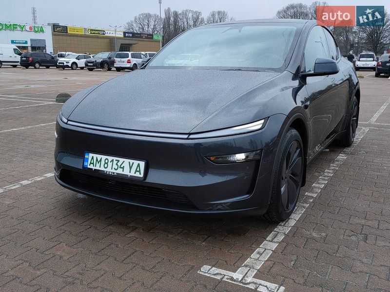Внедорожник / Кроссовер Tesla Model Y 2025 в Киеве