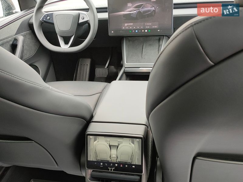 Внедорожник / Кроссовер Tesla Model Y 2025 в Киеве