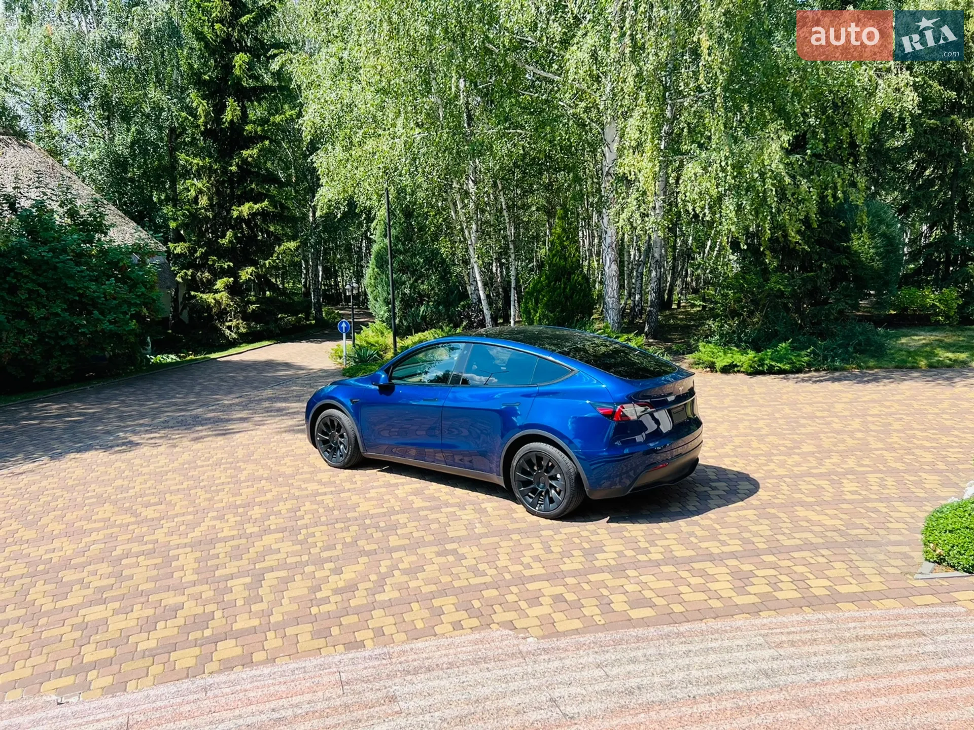 2023 Tesla Model Y - мініатюра 3
