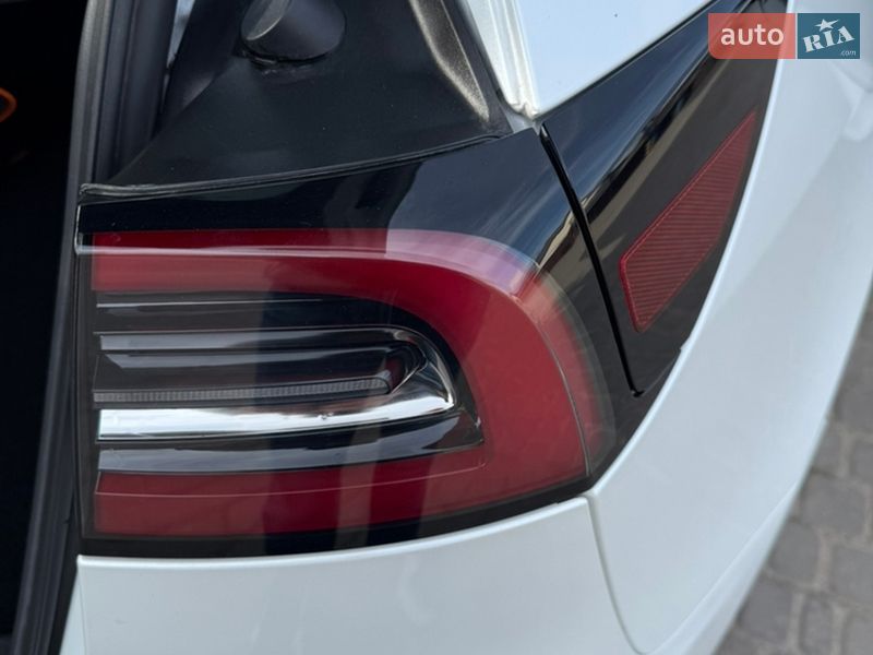 Позашляховик / Кросовер Tesla Model Y 2023 в Первомайську