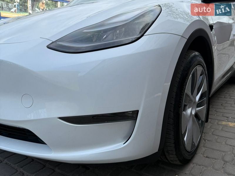 Позашляховик / Кросовер Tesla Model Y 2023 в Первомайську