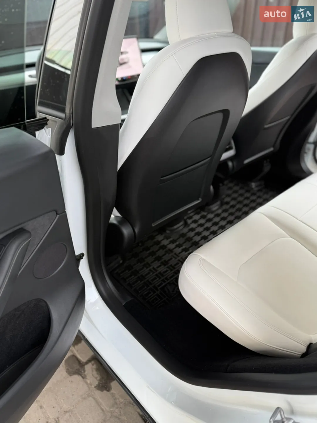 2023 Tesla Model Y - мініатюра 32