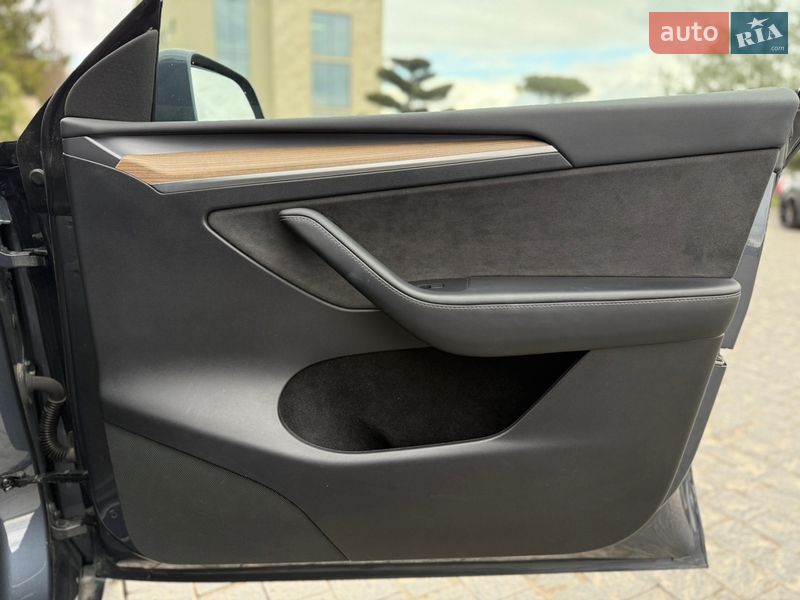 Позашляховик / Кросовер Tesla Model Y 2023 в Львові фото 45 Позашляховик / Кросовер Tesla Model Y 2023 в Львові