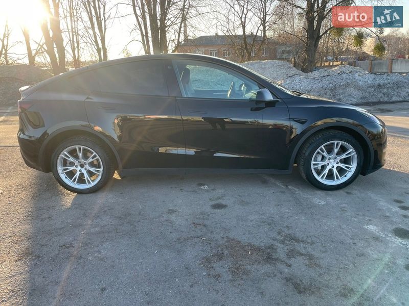 Позашляховик / Кросовер Tesla Model Y 2022 в Рівному