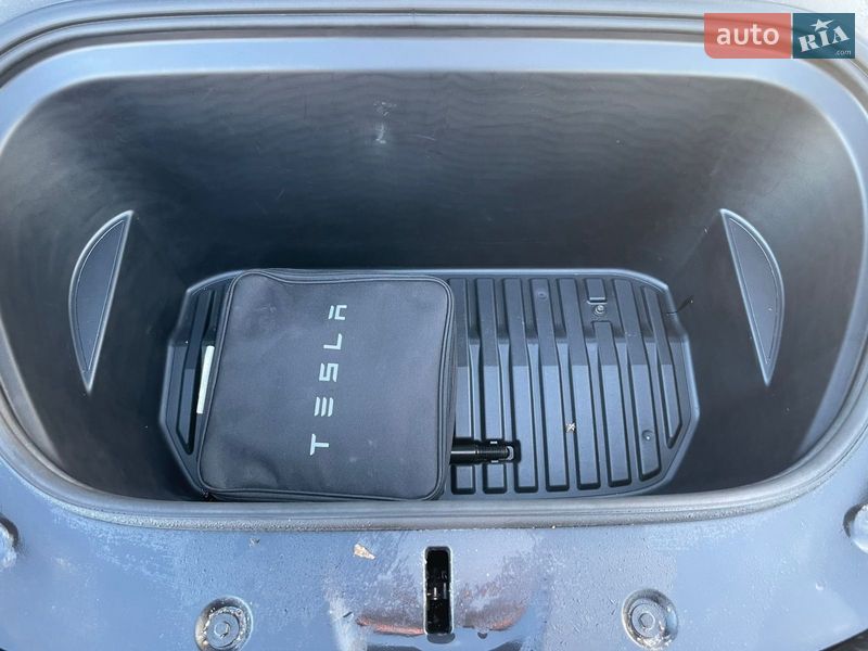 Позашляховик / Кросовер Tesla Model Y 2022 в Рівному