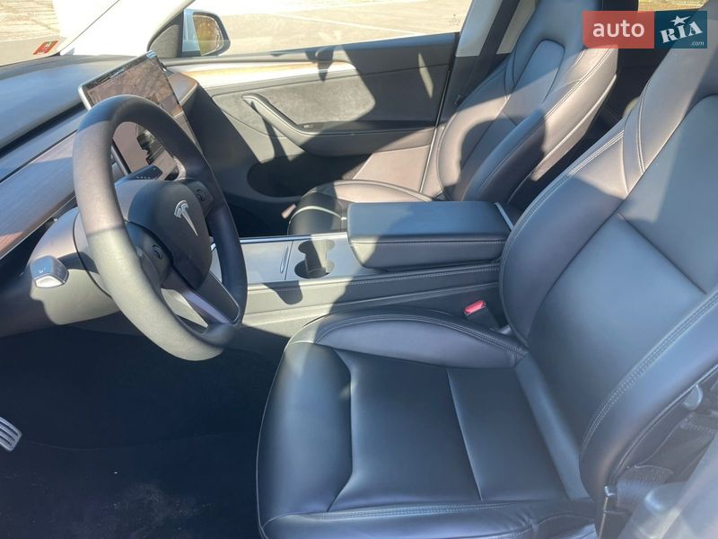 Позашляховик / Кросовер Tesla Model Y 2024 в Рівному