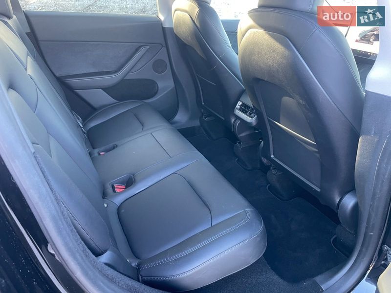 Позашляховик / Кросовер Tesla Model Y 2024 в Рівному фото 14 Позашляховик / Кросовер Tesla Model Y 2024 в Рівному
