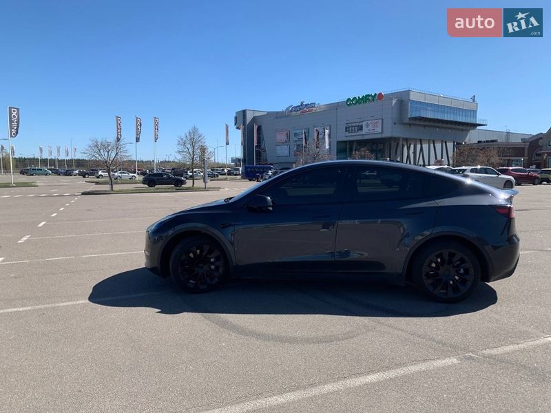 Внедорожник / Кроссовер Tesla Model Y 2024 в Киеве