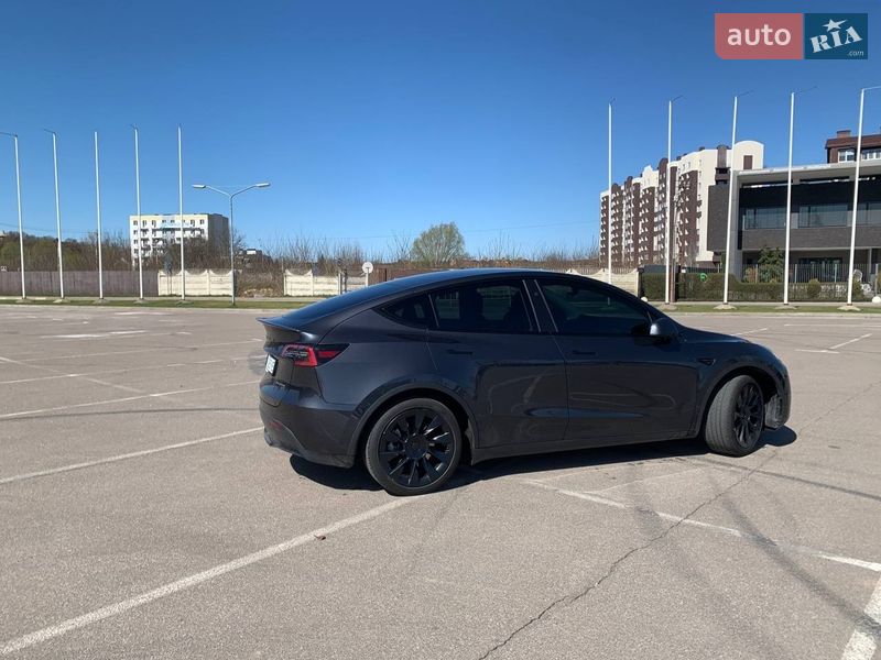 Внедорожник / Кроссовер Tesla Model Y 2024 в Киеве