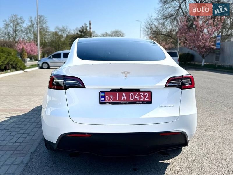 Внедорожник / Кроссовер Tesla Model Y 2023 в Ужгороде