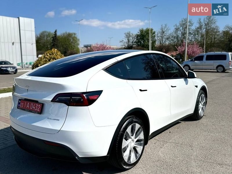 Внедорожник / Кроссовер Tesla Model Y 2023 в Ужгороде