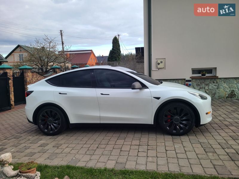 Внедорожник / Кроссовер Tesla Model Y 2020 в Львове