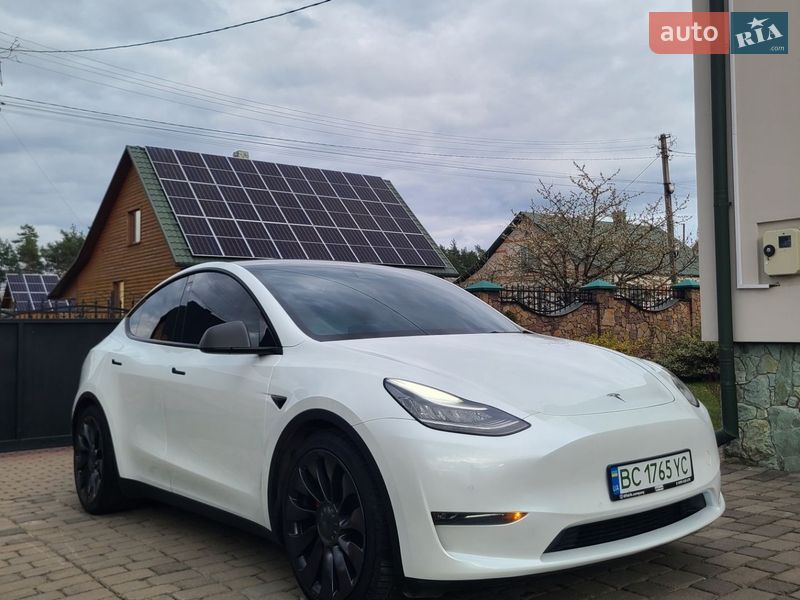 Внедорожник / Кроссовер Tesla Model Y 2020 в Львове