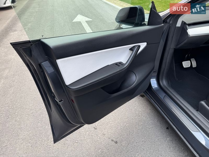 Позашляховик / Кросовер Tesla Model Y 2022 в Запоріжжі